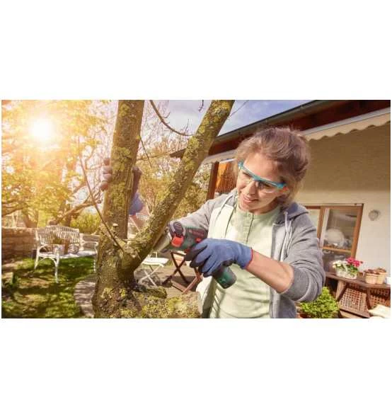 Bosch Akku-Mikro-Kettensäge EasyCut 12, Mit NanoBlade-Technologie, 1 Akku 12V 2,5 Ah 5 Bosch Akku-Mikro-Kettensäge EasyCut 12, Mit NanoBlade-Technologie, 1 Akku 12V 2,5 Ah – Bild 3