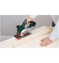 Bosch Akku-Kreissäge PKS 18 LI, Ohne Akku Und Ladegerät 9 Bosch Akku-Kreissäge PKS 18 LI, Ohne Akku Und Ladegerät -Fachgeschäft für Elektrowerkzeuge bosch akku handkreissaege 1419861 czm