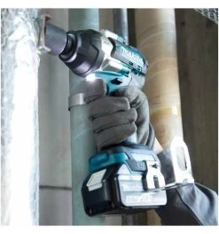 Makita Akku-Schlagschrauber 18V, 1/2", 700 Nm, 0-2.200 Min 33 Makita Akku-Schlagschrauber 18V, 1/2", 700 Nm, 0-2.200 Min -Fachgeschäft für Elektrowerkzeuge maktia akku schlagschrauber 1465895 czm